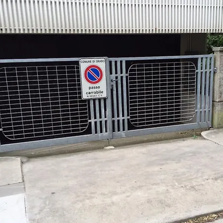 Modern Close To The - - Sarda Διαμέρισμα *