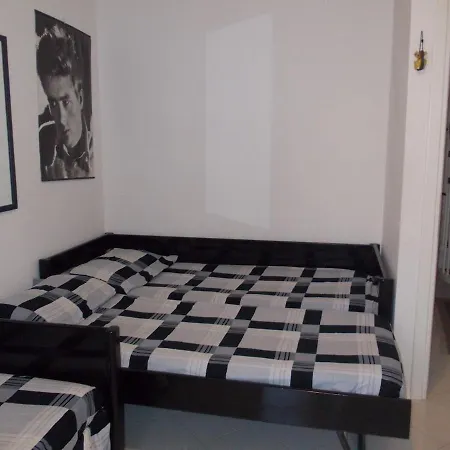 Διαμέρισμα Modern Close To The - - Sarda *