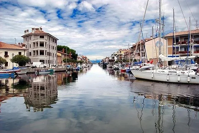 דירה Modern Close To The - - Sarda *