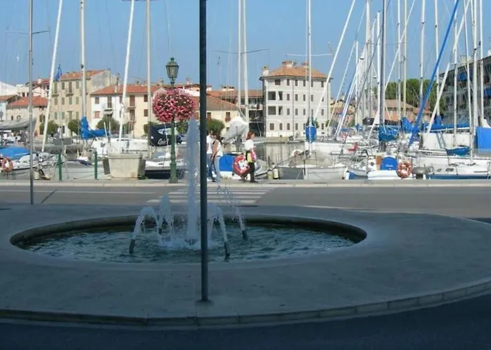 Apartman Modern Close To The - - Sarda *